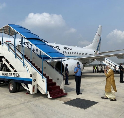 కొత్త గెటప్ లో అయోధ్యకు మోడీ...