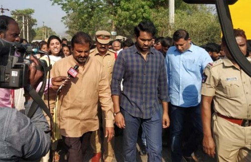 ఫీజు రీయింబర్స్ మెంట్ పై మోహన్ బాబు నిరసన ర్యాలీ