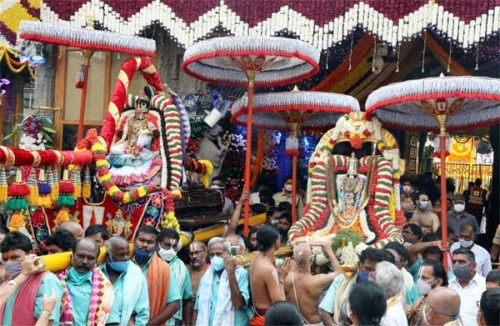 మోహినీ అవతారంలో అభయమిచ్చిన శ్రీనివాసుడు