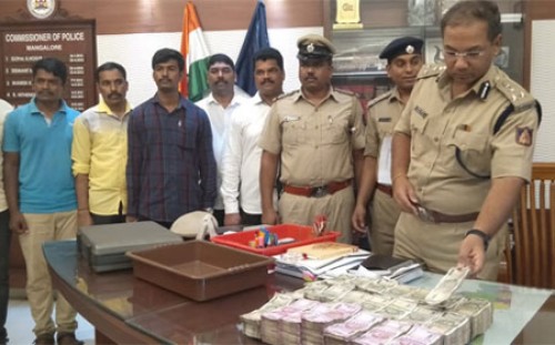 కర్ణాటకలో రూ. కోటి స్వాధీనం