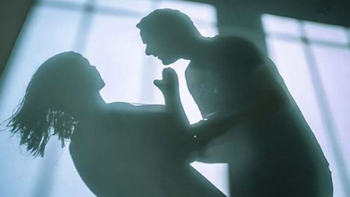 మస్కట్‌కు తీసుకెళతానని.. మహిళపై అత్యాచారం