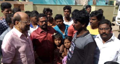 మత్స్యకారులను పరామర్శించిన మాజీ మంత్రి ముత్తా గోపాలకృష్ణ