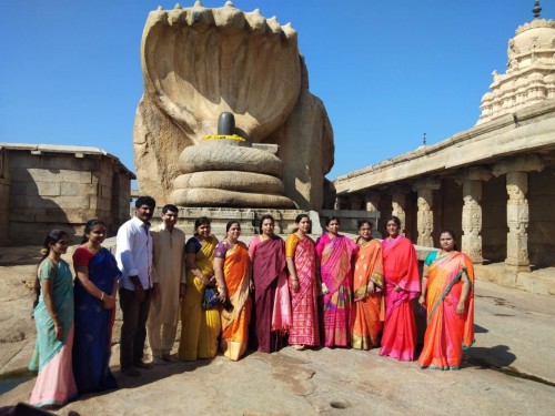 లేపాక్షి దేవస్థానంలో నందమూరి బాలకృష్ణ సతీమణి 