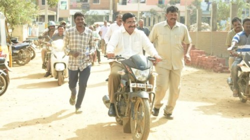 బైక్ పై పనుల పరిశీలించిన మంత్రి నారాయణ