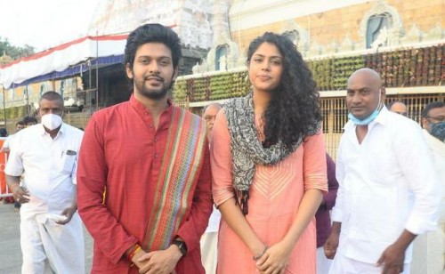 శ్రీవారిని దర్శించుకున్న నవీన్‌ పొలిశెట్టి, ఫరియా‌