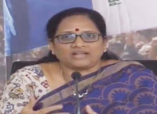 మళ్లీ అధికారం రాదని భయపడుతున్న చంద్రబాబు : పద్మ