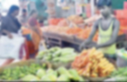 గాంధీ బోమ్మ సెంటర్‌లో ఇద్దరి పండ్ల వ్యాపారస్తుల మధ్య వివాదం