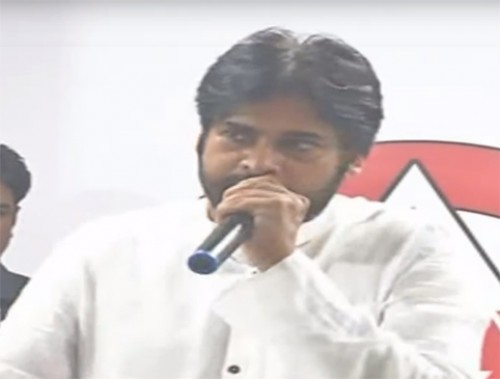 ఒత్తిడి తట్టుకునే నాయకులు కావాలి : పవన్