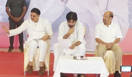 అర్చకులతో జనసేన పార్టీ అధినేత పవన్‌ కల్యాణ్‌ సమావేశం