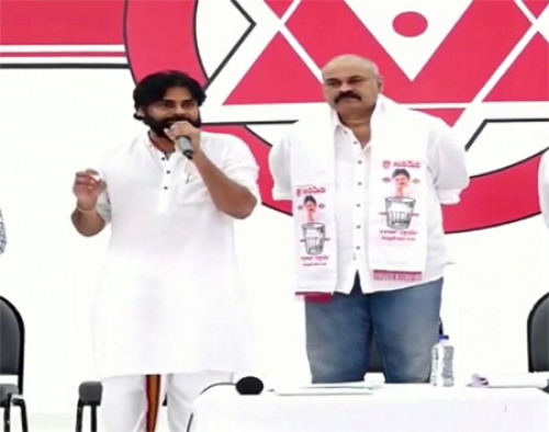 రాజమార్గంలో నాగబాబును రాజకీయాల్లోకి తెస్తున్నా!: పవన్ కల్యాణ్