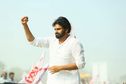డబ్బు, పేరు నాకు ఎప్పుడూ ఆనందం ఇవ్వలేదు: పవన్ 
