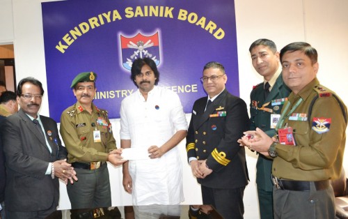కేంద్రీయ సైనిక్ బోర్డుకు కోటి రూపాయల చెక్కును అందజేసిన  పవన్