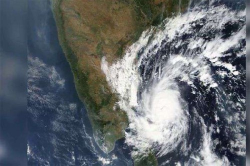 బంగాళాఖాతంలో బలపడుతున్న ఫణి తుఫాను...