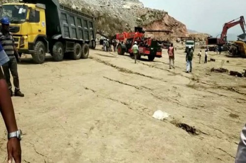 పోలవరం వద్ద మరో సారి కుంగిన భూమి