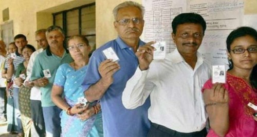 విజయవాడ: ఏడు గంటలు ఆలస్యంగా పోలింగ్ ప్రారంభం