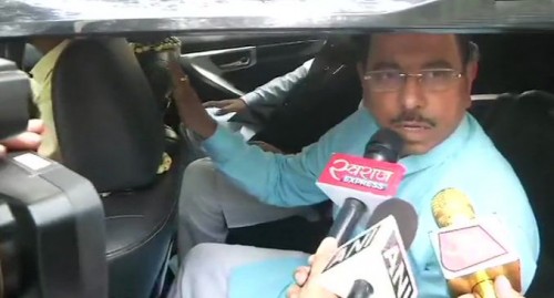 సోనియా నివాసానికి కేంద్ర పార్లమెంటరీ వ్యవహారాల శాఖ మంత్రి 