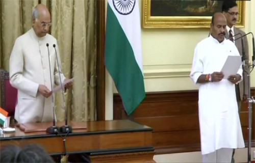 ప్రొటెం స్పీకర్‌గా వీరేంద్రకుమార్‌ ప్రమాణ స్వీకారం