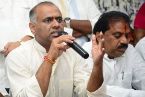 కేశినేనికి పీవీపీ కౌంటర్