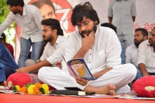 రంగంలోకి జనసేన అధినేత పవన్ కళ్యాణ్