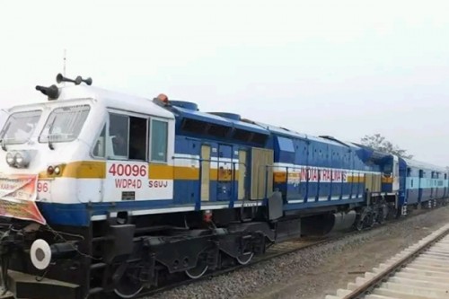 ఢిల్లీ-ముంబై మధ్య ప్రత్యేక రైళ్లు