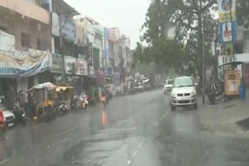 తూర్పు గోదావరి, గుంటూరు జిల్లాల్లో భారీ వర్షాలు