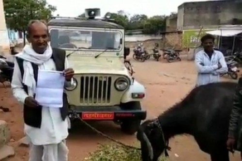 ఎమ్మార్వోకు చుక్కలు చూపించిన రైతు