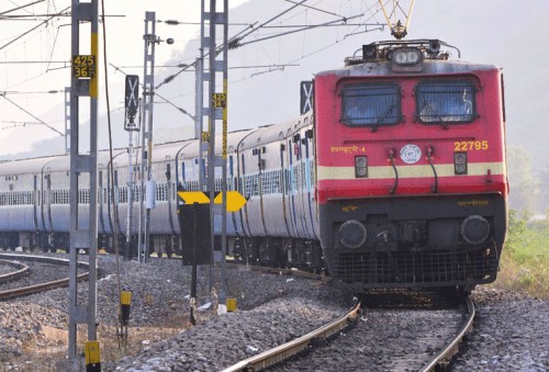 పూణే-విశాఖ మధ్య ప్రత్యేక రైలు