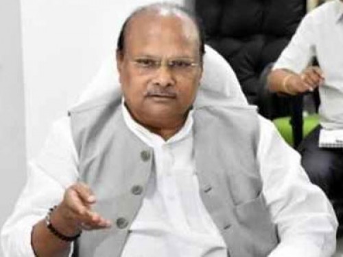 రాష్ట్ర ప్రగతికి ప్రతిపక్షం అడ్డుగా నిలిచింది : యనమల