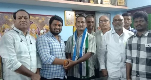 వైకాపాలో చేరిన వావిలపల్లి రమణ