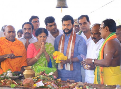 మల్లికార్జున స్వామివారిని దర్శించుకున్న ఎంపీ రామ్మోహన్