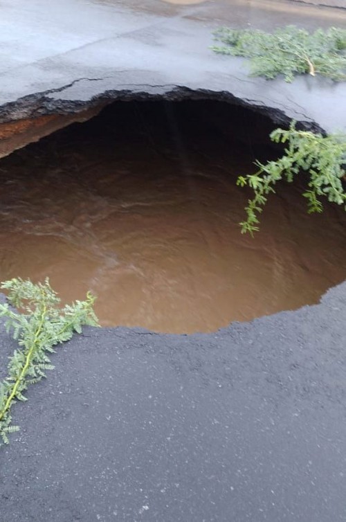  కడప - తాడిపత్రి జాతీయ రహదారి లో రాక పోకలు బంద్