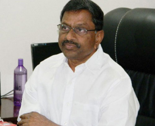 డీఎల్‌ రవీంద్రారెడ్డి ఇంట్లో పోలీసుల సోదాలు