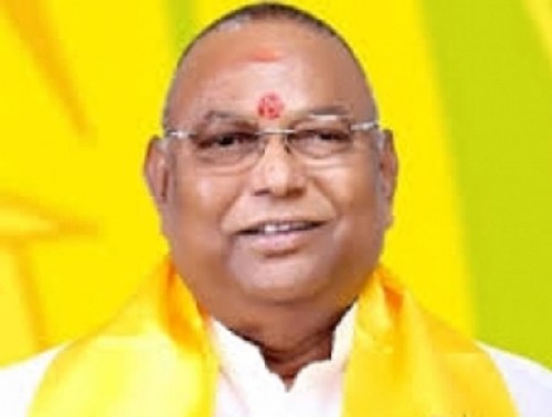 వైఎస్ రాజశేఖరరెడ్డి వల్లే జగన్ ని చూసేందుకు జనాలొస్తున్నారు: ఎంపీ రాయపాటి