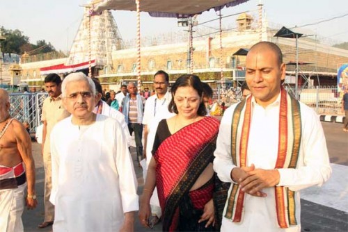 తిరుమల శ్రీవారిని దర్శించుకున్న ఆర్బీఐ గవర్నర్ శక్తికాంతదాస్