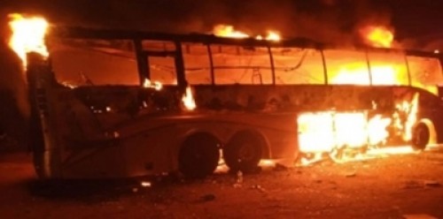 పార్కింగ్ చేసిన రెండు ట్రావెల్స్ బస్సులు దగ్ధం