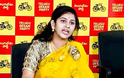 తలకిందులుగా తపస్సు చేసినా వైసీపీ గెలవదు:  యామిని 