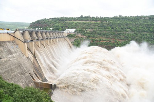 శ్రీశైలం ప్రాజెక్టుకు కొనసాగుతోన్న ఇన్‌ఫ్లో