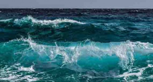 సముద్రంలో నలుగురు గల్లంతు