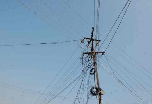 విద్యుత్ షాక్ తో విద్యార్థి మృతి