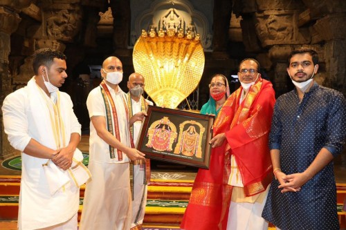 శ్రీవారిని దర్శించుకున్న మధ్యప్రదేశ్‌ సీఎం శివరాజ్‌సింగ్‌ చౌహన్‌