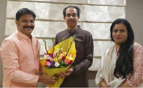 హంగ్ కోసం గడ్కరీ ఎదురుచూపు : శివసేన