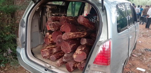 స్మగ్లర్లు.. ఏం చేశారంటే..