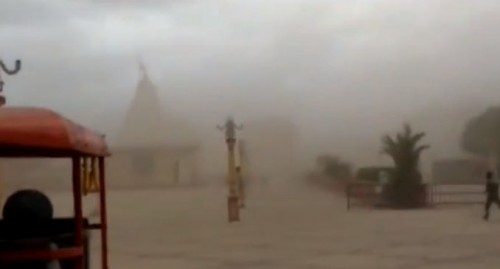  గాలి, దుమ్ములో సోమనాథ్‌ ఆలయం