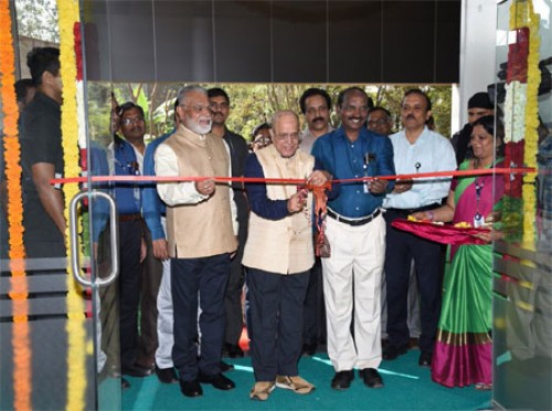 హ్యూమన్ స్పేస్ ఫ్లైట్ సెంటర్ ను ప్రారంభించిన ఇస్రో!