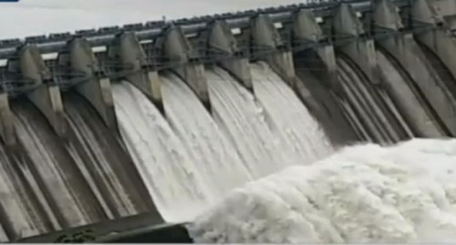 శ్రీశైలం జలాశయానికి భారీగా వరద ప్రవాహం