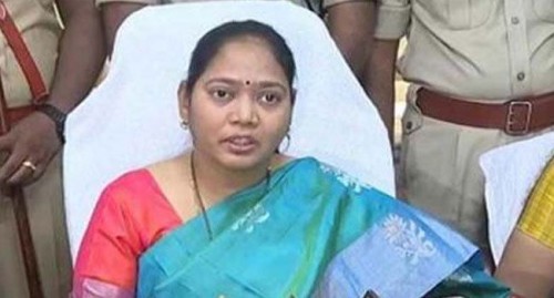 పోలీసులకు రాష్ట్ర ప్రభుత్వం అండ: హోంమంత్రి మేకతోటి సుచరిత