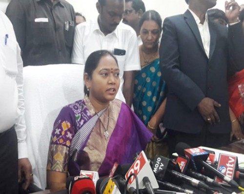 పోలీసులకు వీక్లీ ఆఫ్‌ని అమలు చేస్తాం: హోంమంత్రి సుచరిత