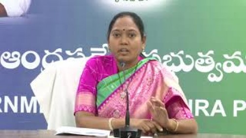 పలు అభివృద్ధి కార్యక్రమాలకు శంకుస్థాపన చేసిన  హోంమంత్రి సుచరిత