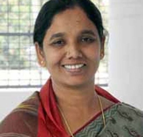 ప్రాధమిక ఆరోగ్య కేంద్రాన్ని తనిఖీ చేసిన మంత్రి సునీత