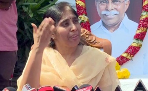 మా నాన్న హత్యపై అనుమానాలున్నాయి : వైఎస్‌ వివేకా కుమార్తె